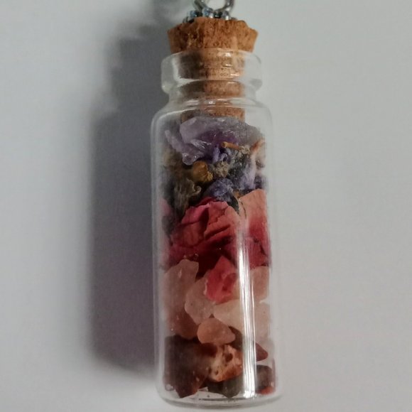 Beauty and Attraction Spell Jar- Beauty spell- Feel and look beautiful spell - Picture 1 of 1